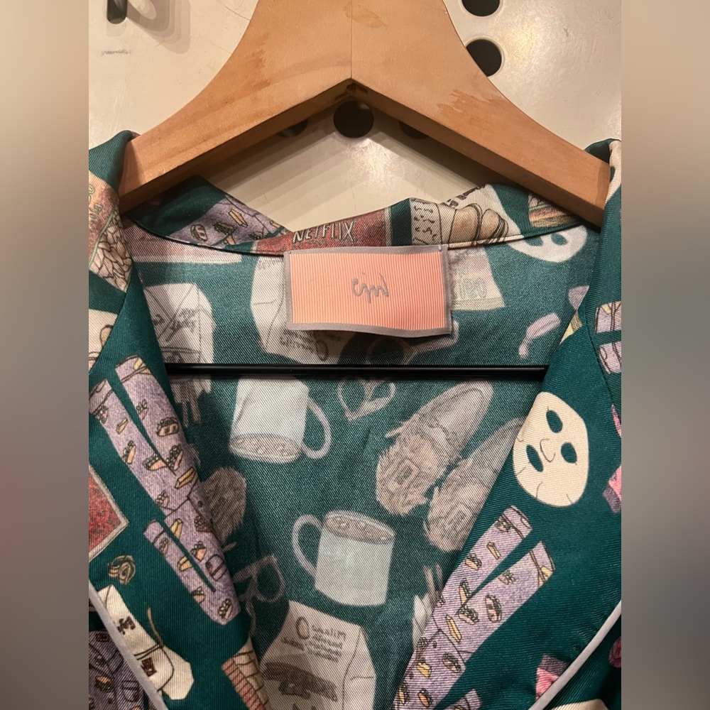 NETFLIX AND CHILL SLEEP SHIRT - Picture 5 of 6